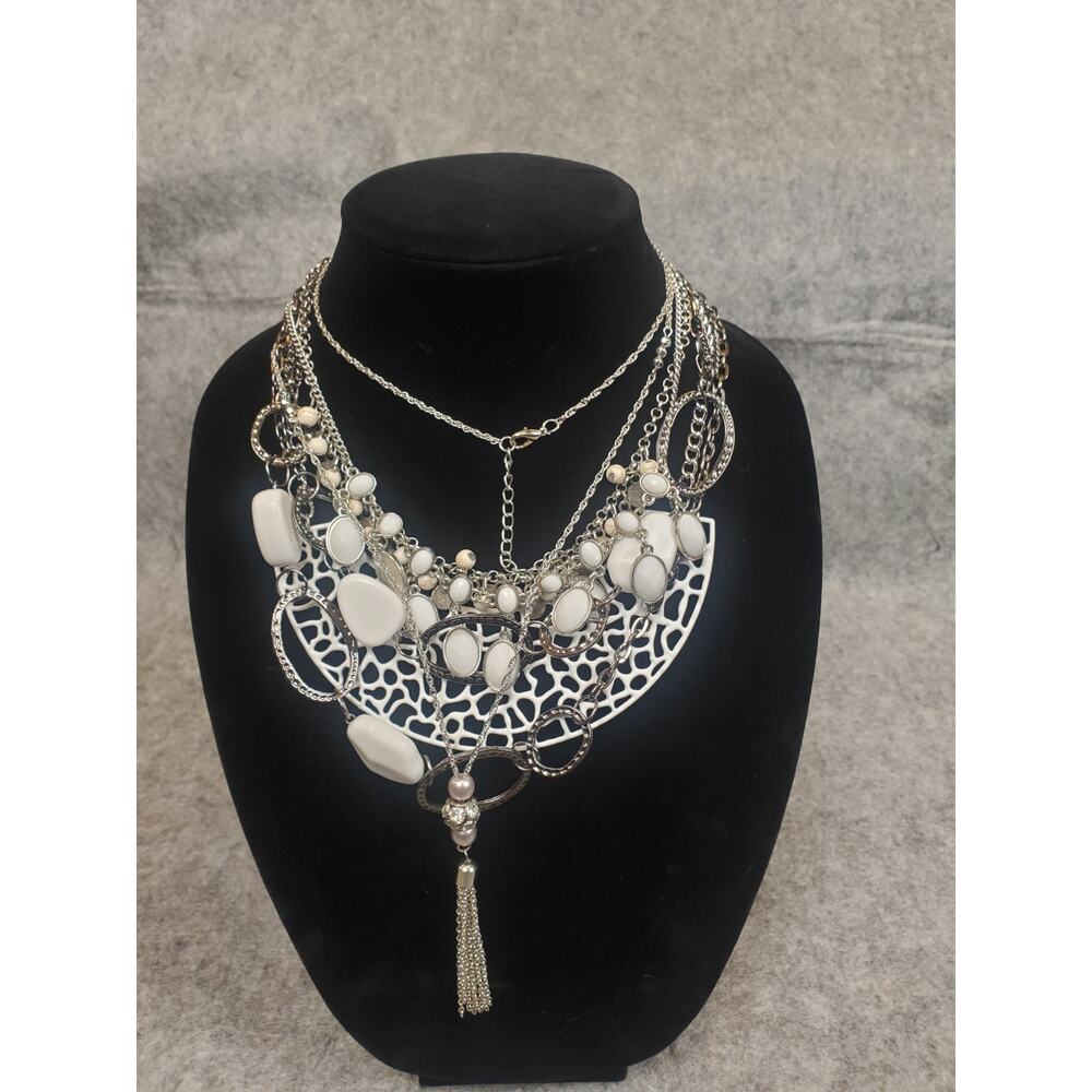 Women's Contemporary Jewelry Bundle White and Light Colored Paparazzi Dead Stock